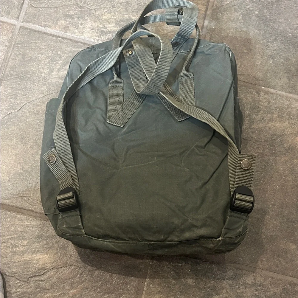 Kånken Fjallraven Graphite Backpack